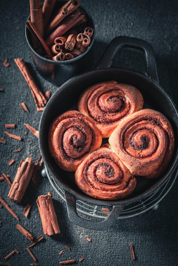 How to Create a Gourmet Mango and Sticky Rice Dessert with Coconut Cream?